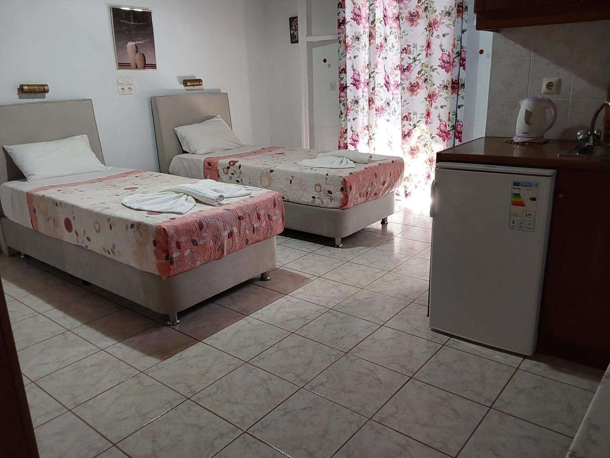 Amadeus Hawaii Apartments & Studios Sidárion Oda fotoğraf